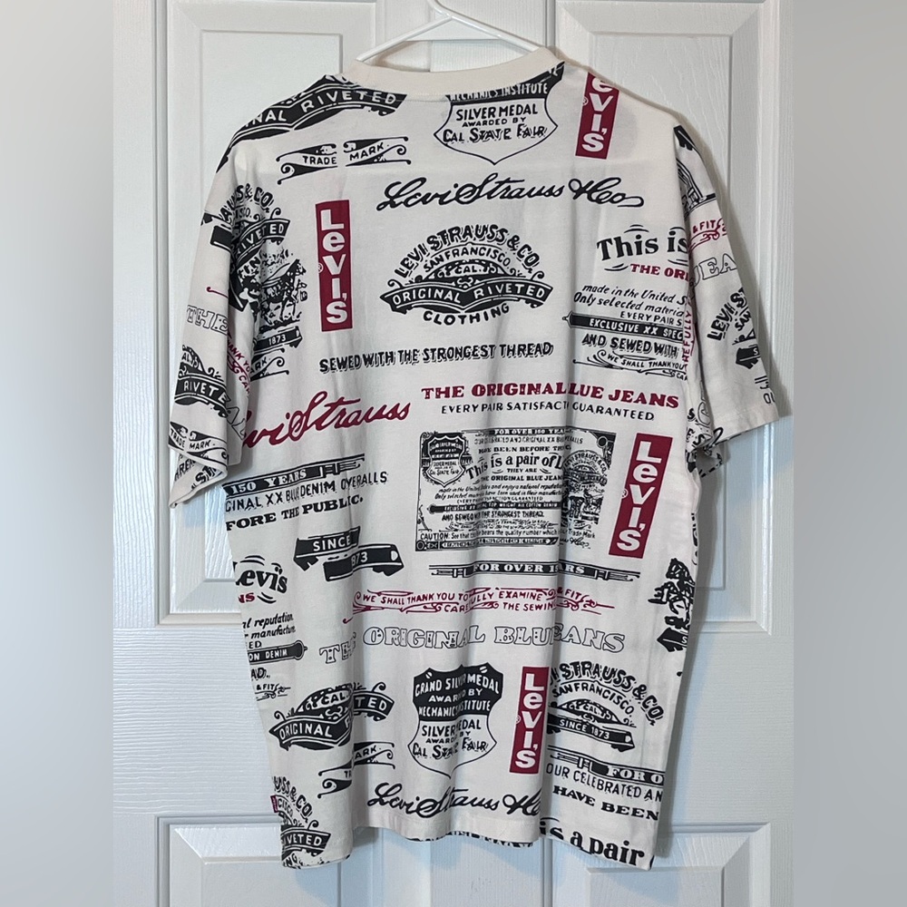 NEW Levi’s, Graphic Tee, Vintage Fit, size M - Picture 2 of 7